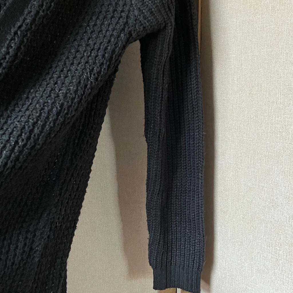 Ambiance Black Textured coat length Sweater with pockets medium - Image 8