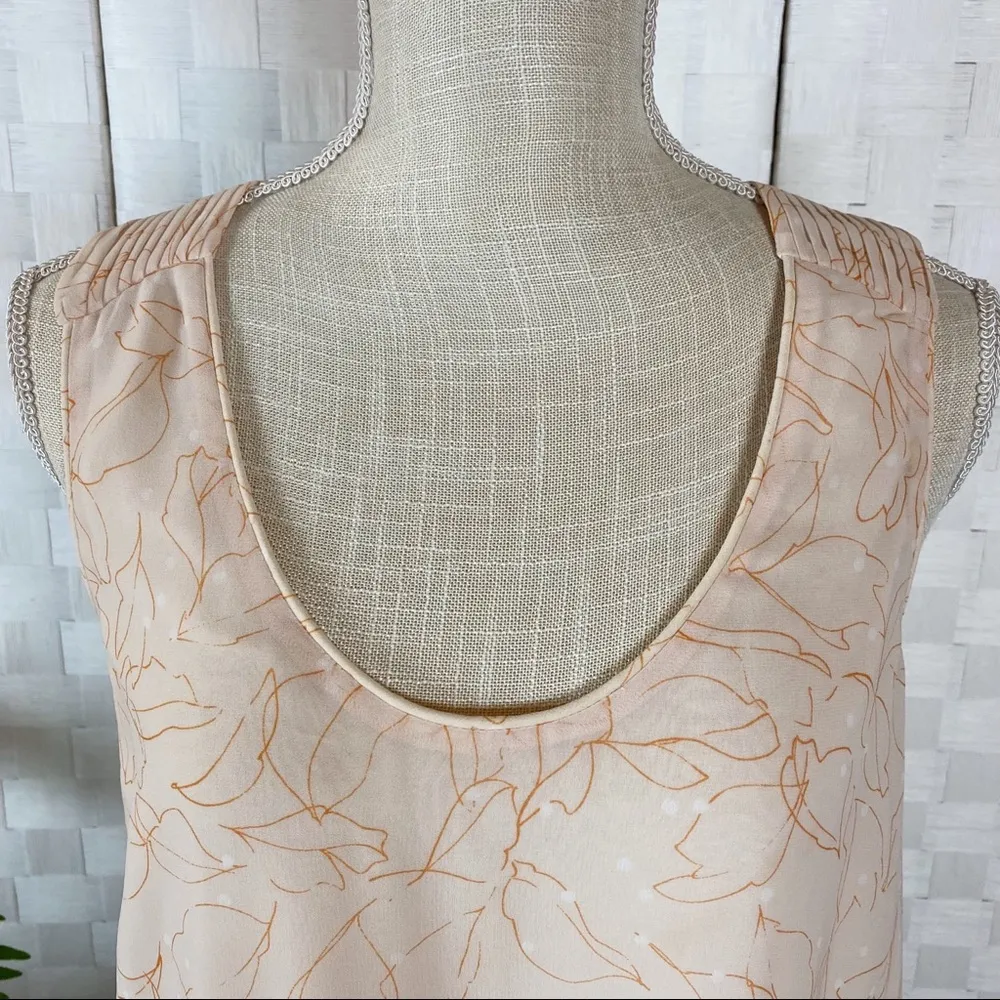 See By Chloe Soft Pink Printed Leafs Sleeveless Pleated Georgette Top - Image 2