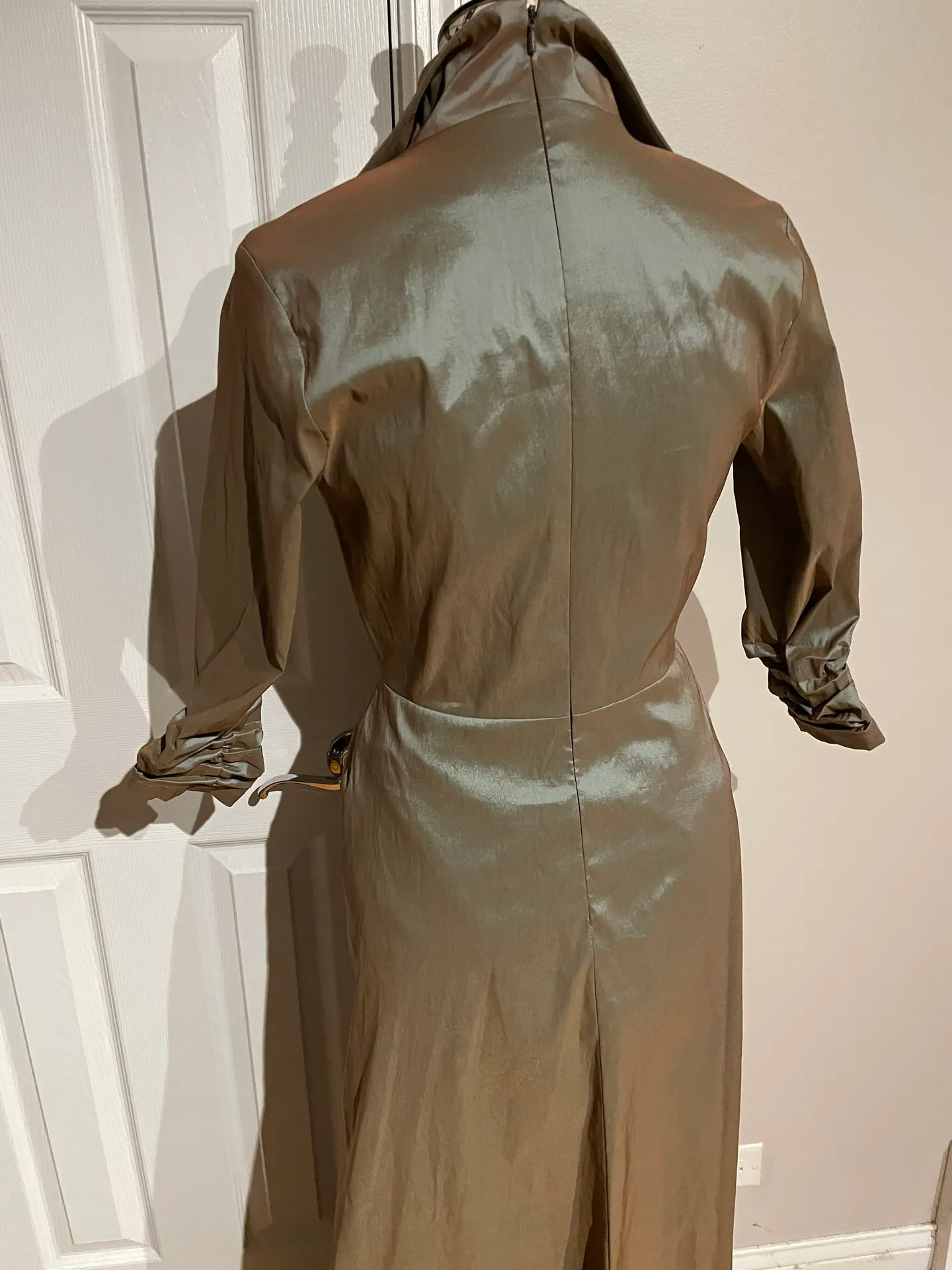 Tadashi Iridescent Gown Formal Evening Holographic Knot Twist Wedding Guest - Image 4