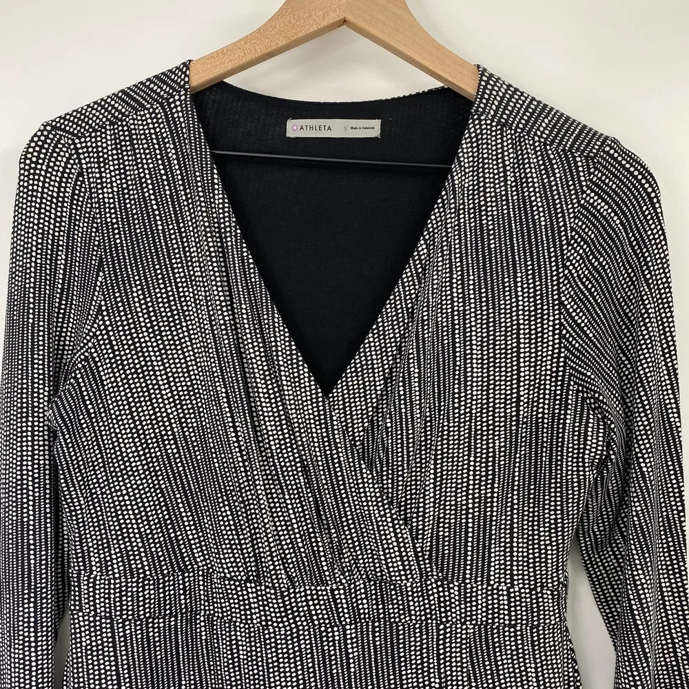 Athleta Dress Stretchy Black White Surplice Faux Wrap Dot Print Long Sleeve S - Image 4