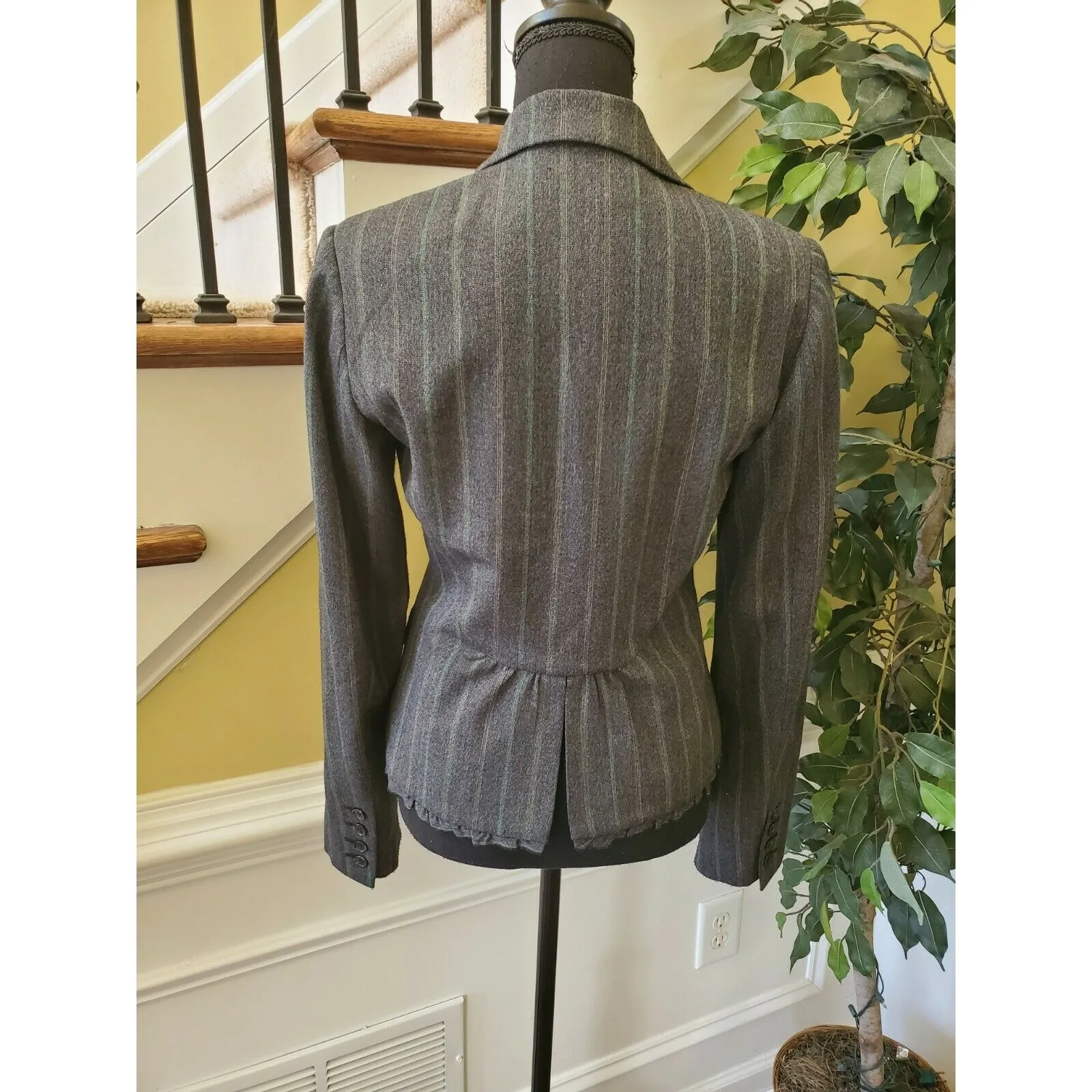 Selé Women's Pinstripe Blazer size 3/4, polyester, rayon, spandex - Image 7