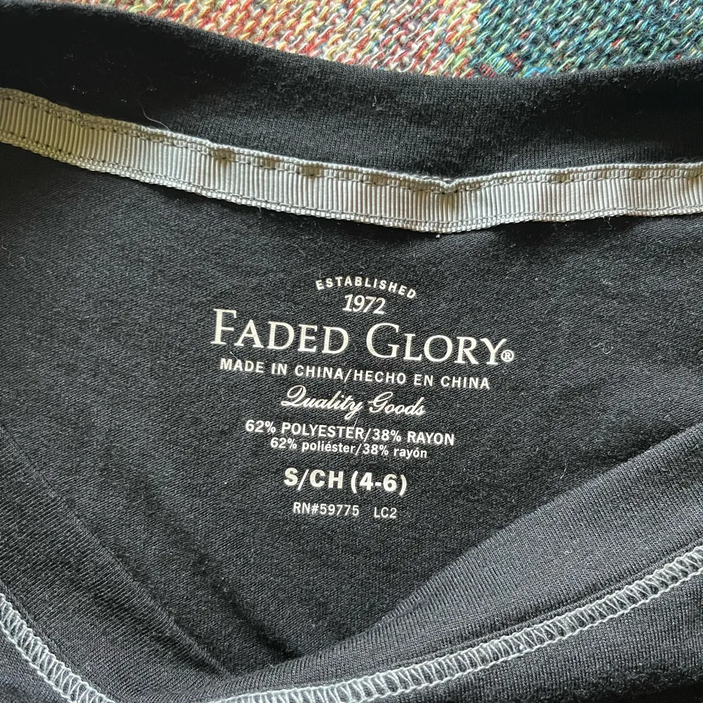 Faded Glory Black Long Sleeve Tee with Star Graphic Design SZ S 4-6 Crew Casual - Image 10