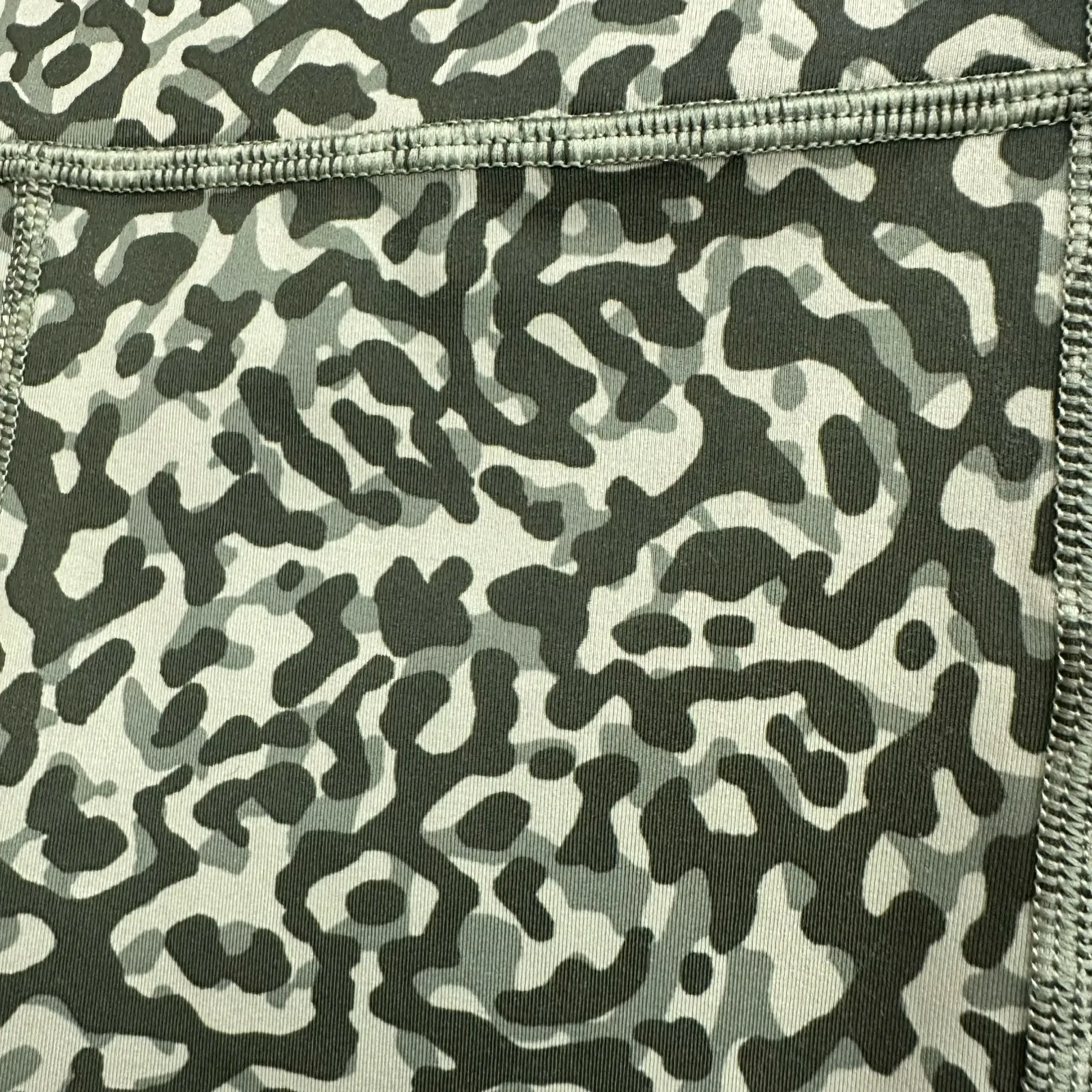 Athleta Ultimate Stash II 7" Biker Shorts Green Clouded Leopard Medium Athletic - Image 7