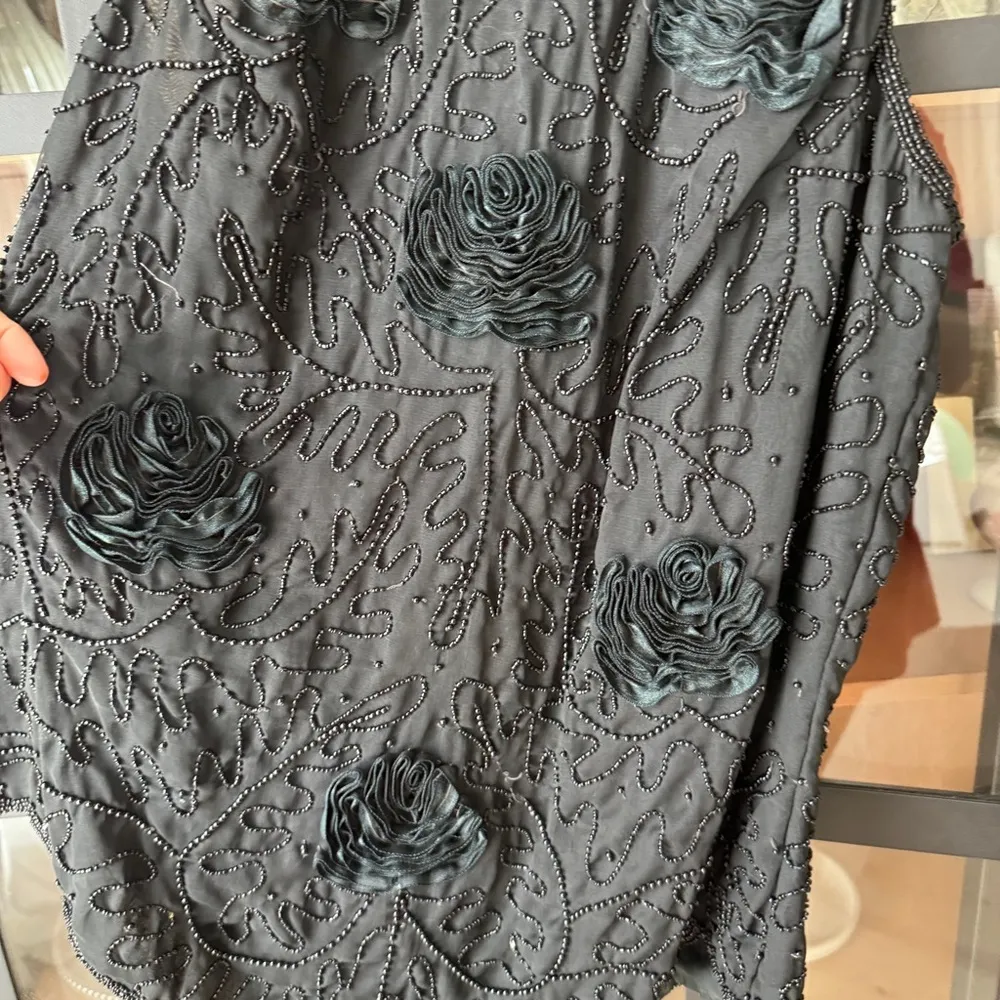 Vintage Reggio beaded rosettes roses top blouse mock neck sleeveless embroidered Black Size L - Image 5