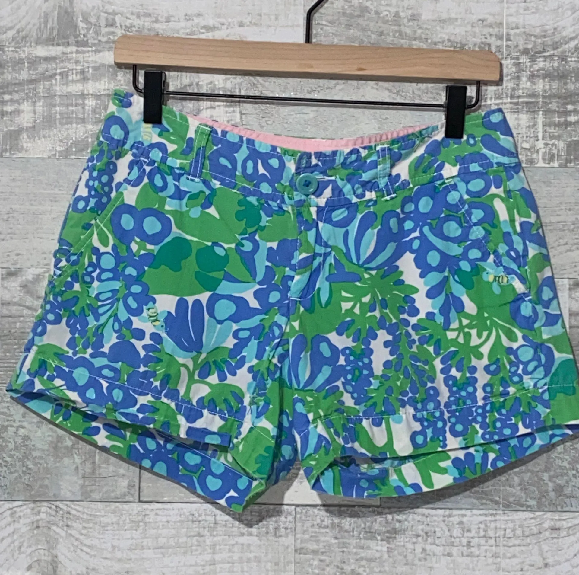 Bee In Your Bonnet Shorts 2 - Image 3