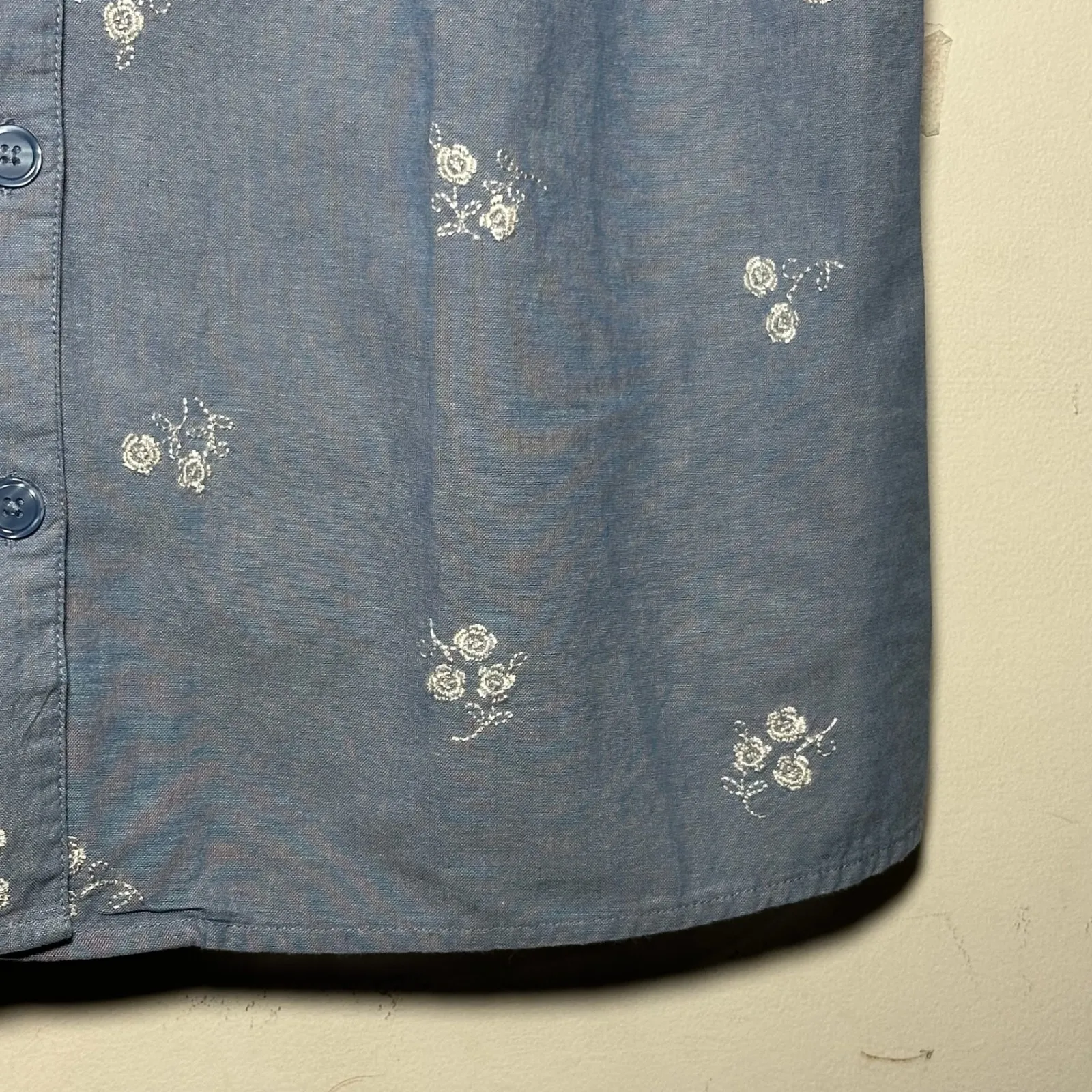Classic Elements Blue Chambray Floral Embroidered Button Up Shirt Top L G 14 16 - Image 10