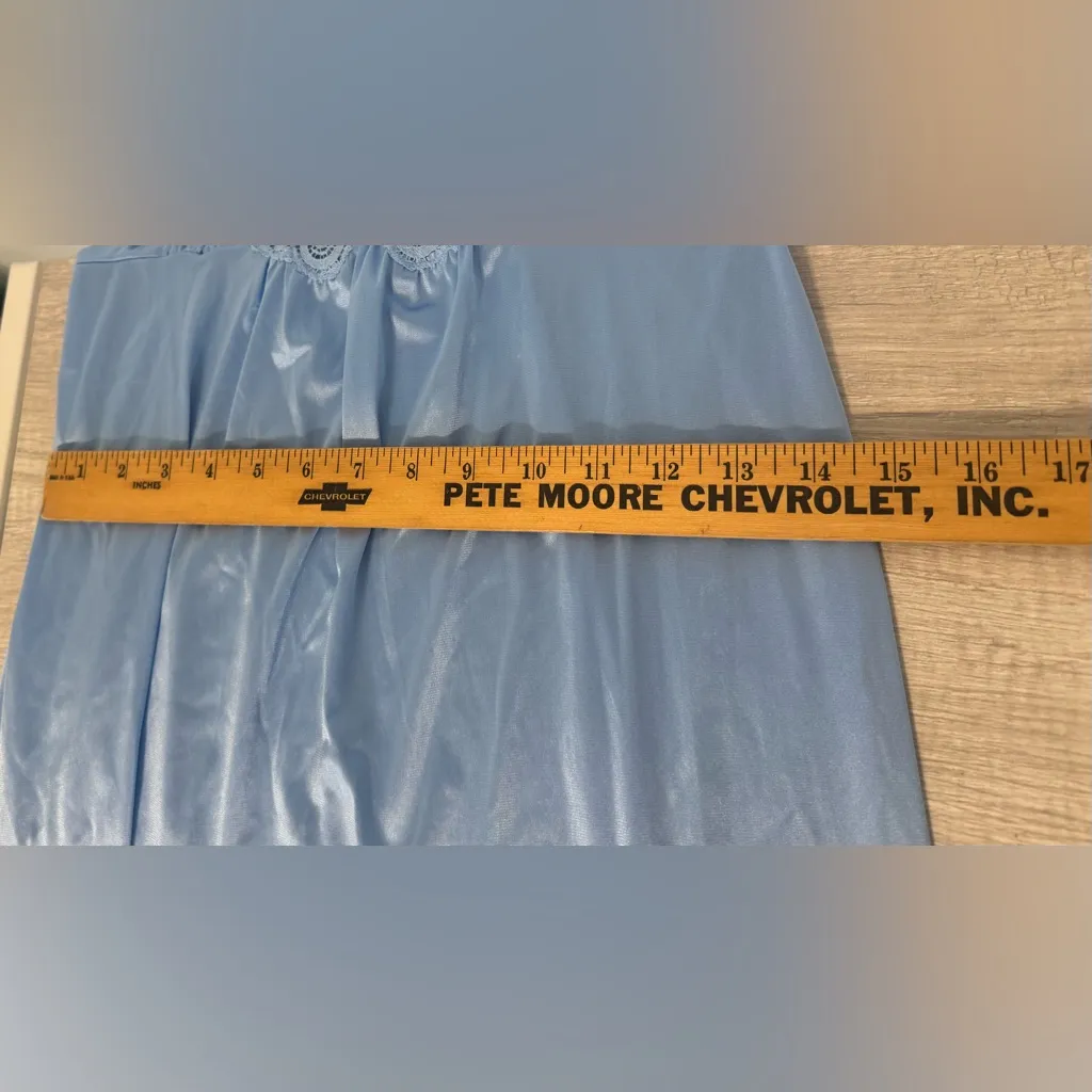 Vintage Vanity Fair Nightgown DuPont Nylon V Neck Lacs Trim NWT Deadstock Small - Image 9