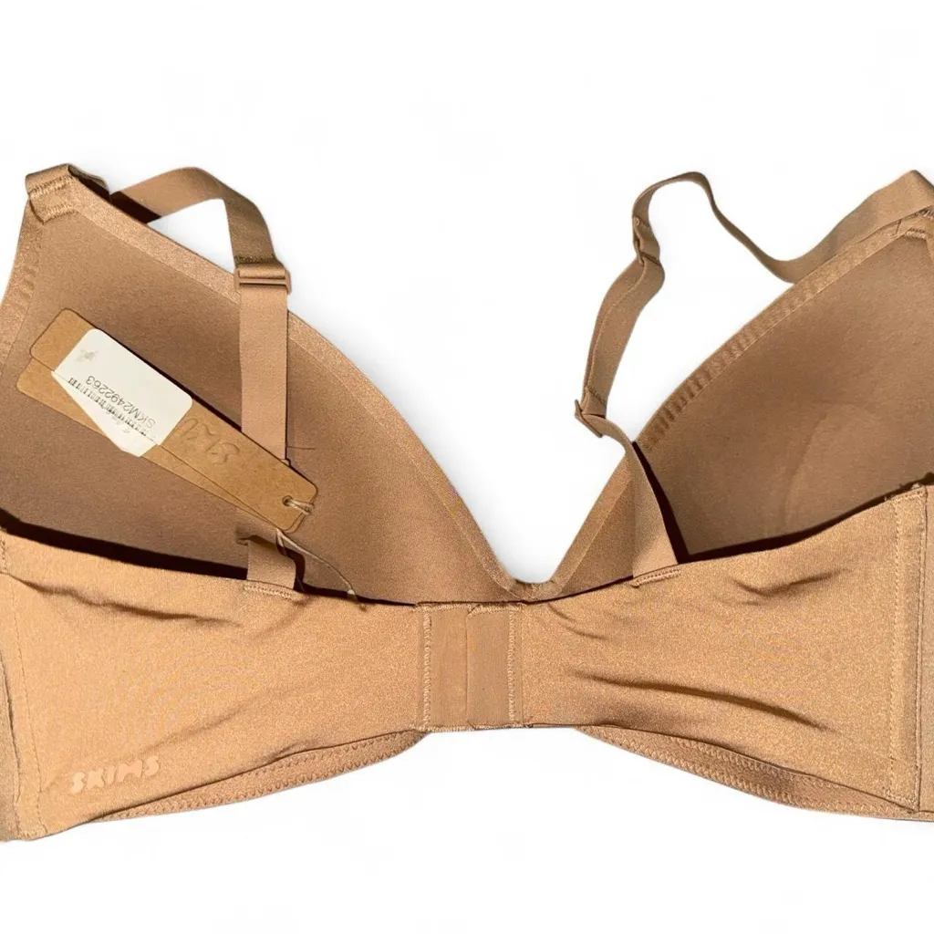 Skims wireless form t shirt bra NWT 34DD - Image 4
