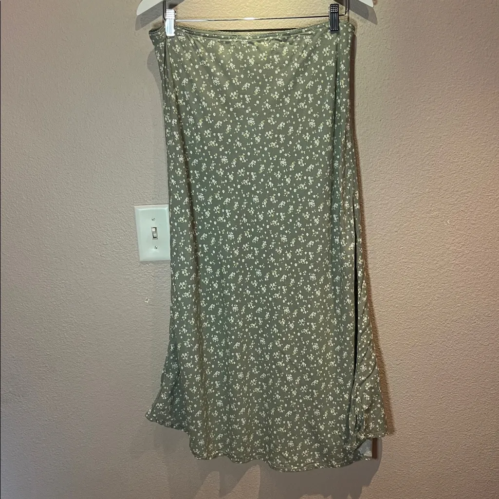 Cotton On Women’s Viscose Maxi Ditsy Floral Skirt Green Size Large - Image 2