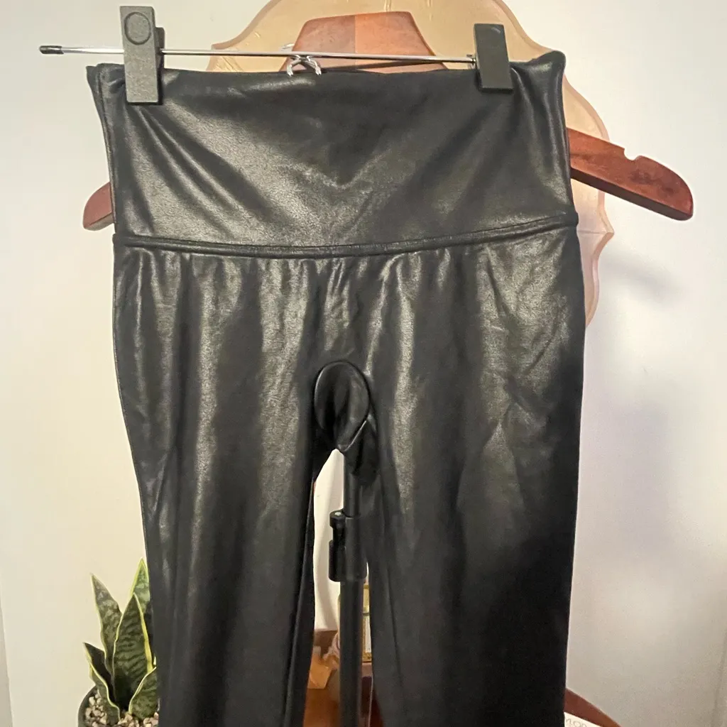 SPANX Black Faux Leather Leggings Women's LNC Edgy Slimming Shapewear Sz S - Image 3