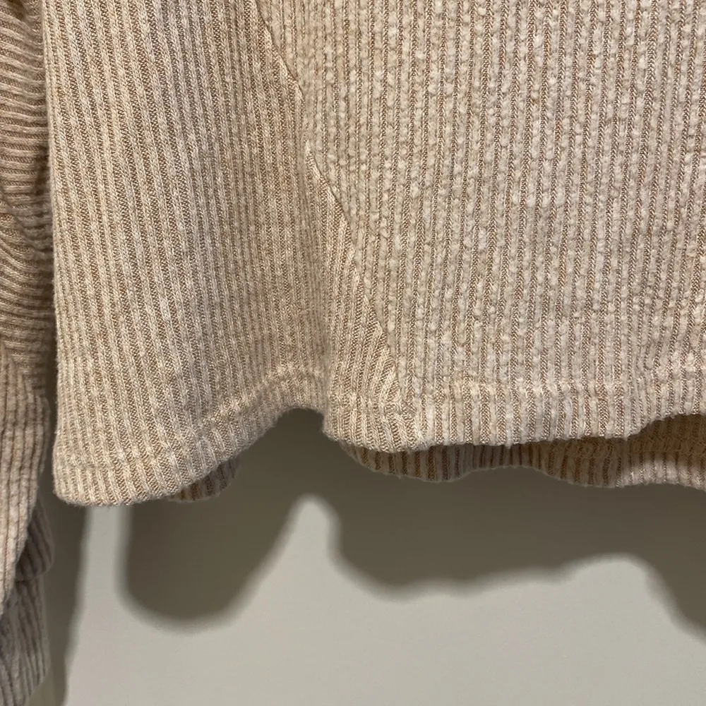 Lulus Thermal Shirt Womens XS Pullover Waffle Knit Top Long Sleeve Beige - Image 3