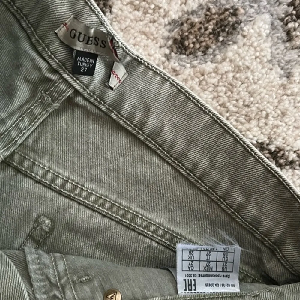 New Guess demin short sz 27 - Image 4