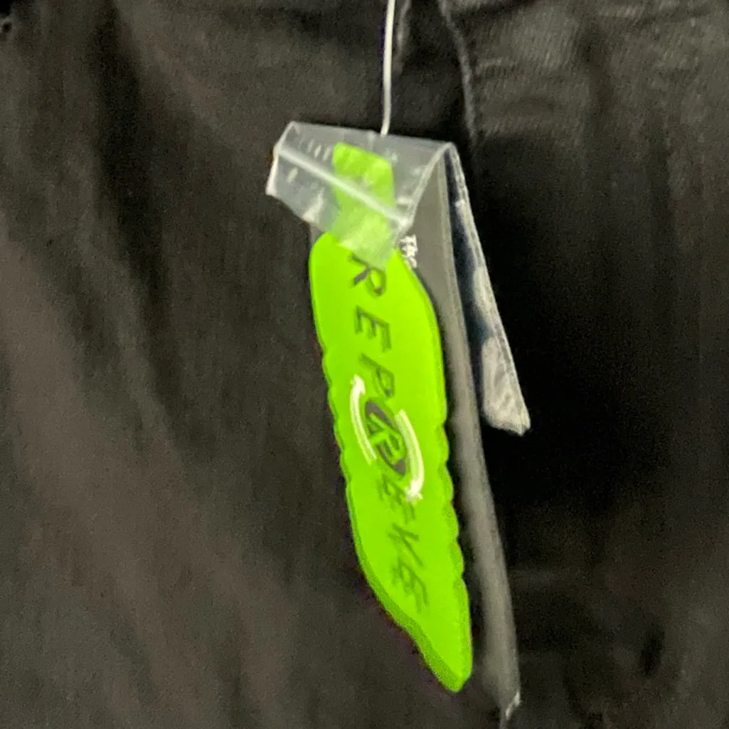 Susan Graver NWT Women’s size 16 Black Bootcut Pull on Jeans - Image 3