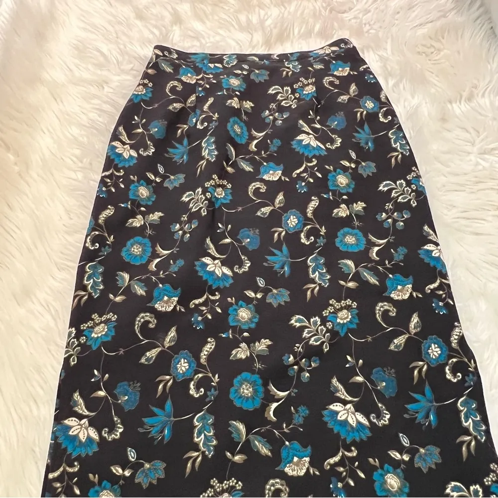 Briggs Midi Skirt Black Floral Side Slits - Image 2