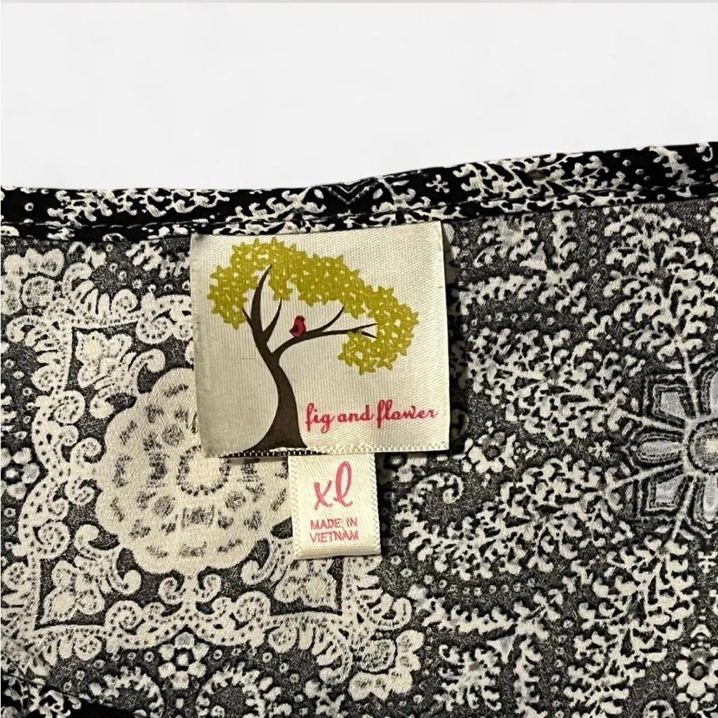 Fig and Flower Anthropologie Black and Gray Paisley Print Tunic, Size XL - Image 3