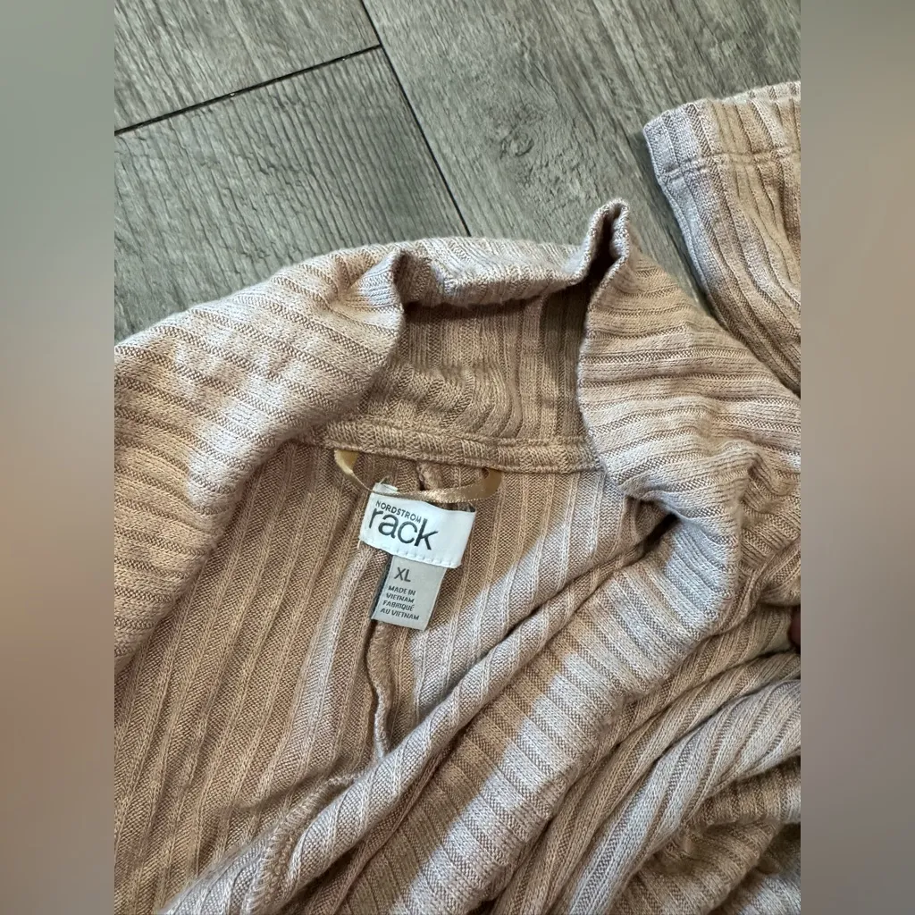 Elegant Women's Tan Cardigan - Image 11