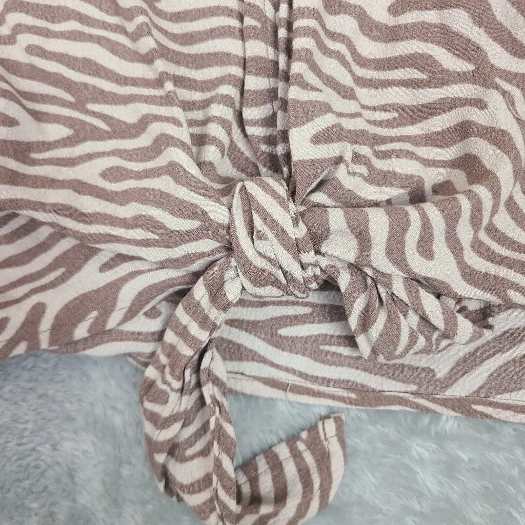 Ariat Top Women’s X-Large Short Sleeve Tiger Stripe Lace Hem Lightweight‎ Blouse - Image 6