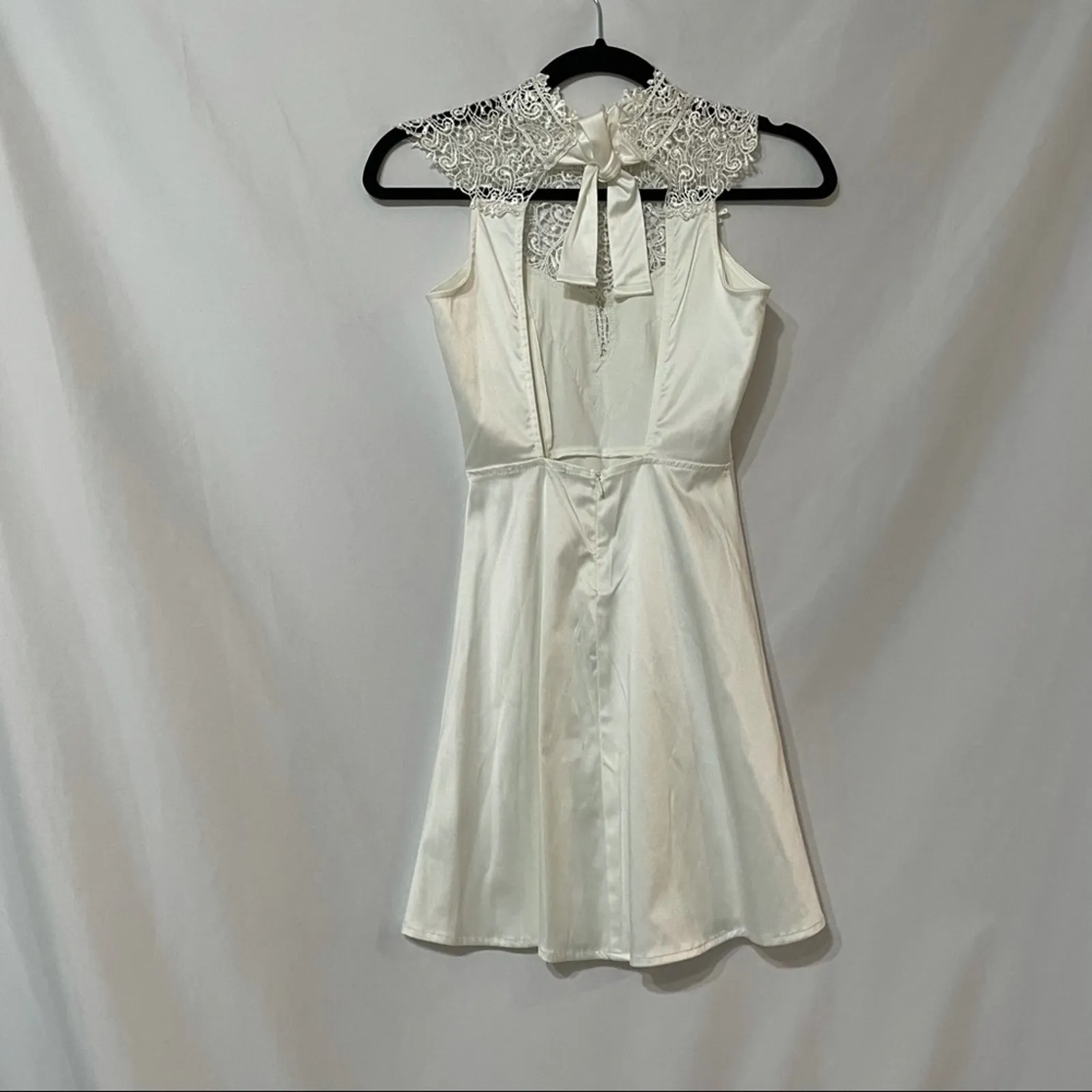 Solemio White Lace Open Back Skater Dress Womens XS Mini Sleeveless Bridal - Image 6