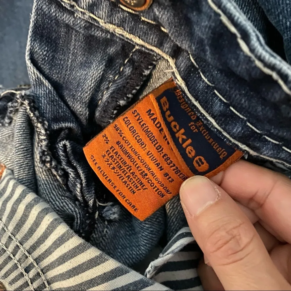 ROCK REVIVAL Vivian Boot Embellished Distressed Jeans Size 26 - Image 4