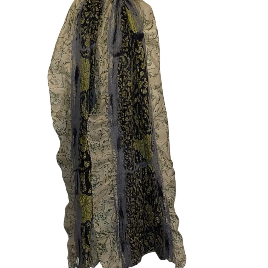 Handmade Bohemian Paisley Gray Gold Green Wool Silk ruffled flounce Scarf Nepal - Image 8