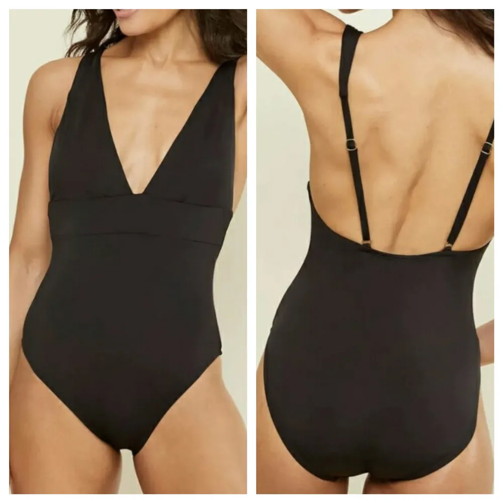 Andie The Sardinia One Piece Black Adjustable Plunge High Leg M - Image 3