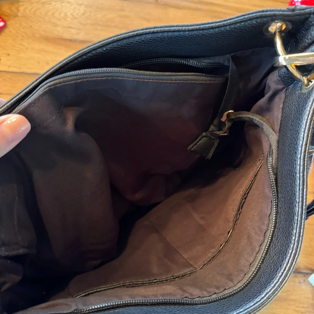 Unbranded Black Faux Leather Crossbody Bag Handbag With Tassel NWT - Image 5