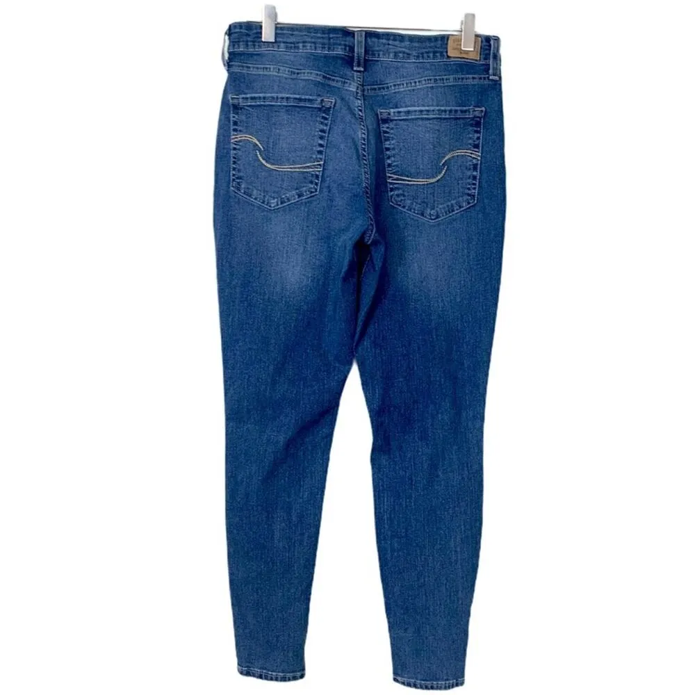 Levi’s Women's Mid Rise Medium Wash Skinny Jeans Women's Denim Size 30 - Image 2