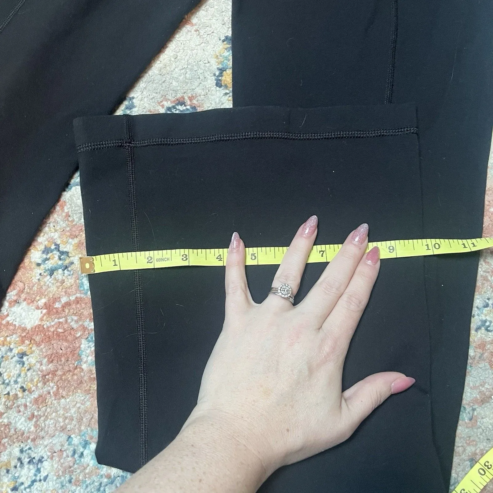 Lululemon Flare Size 6 Black Leggings With Black And White Waist Reversible - Image 3