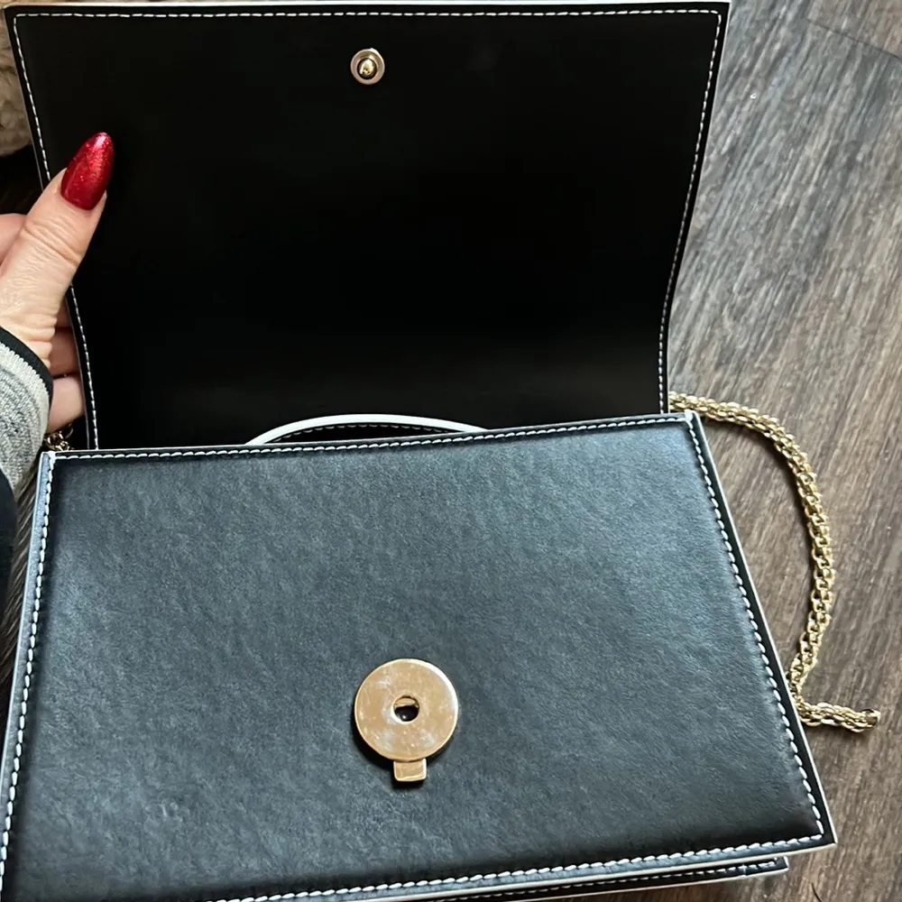 Giorgio Armani Black & White Purse - Image 9