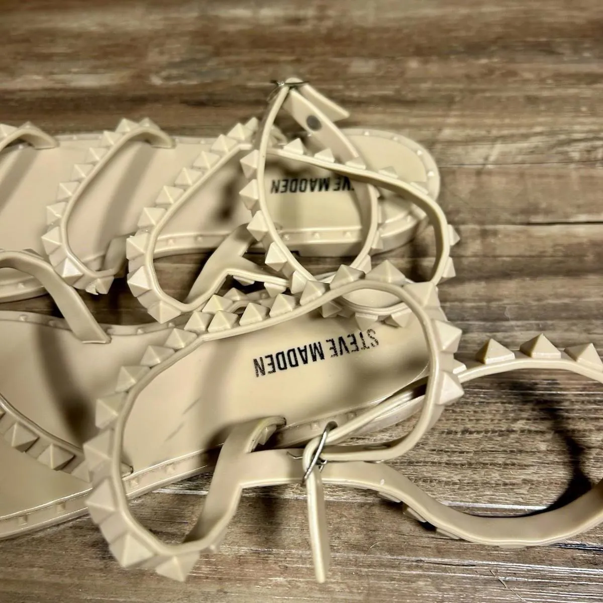 Steve Madden Tan Strappy Sandals W/Spike Embellishment Size 7 Womens - Image 8