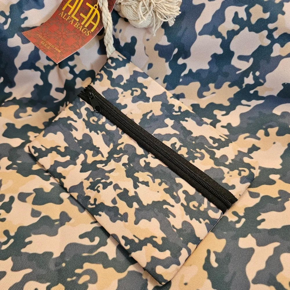 Alfa Bags Miltary Camo With Pink Interior Weekender Tote Bag With Matching Pouch - Image 2