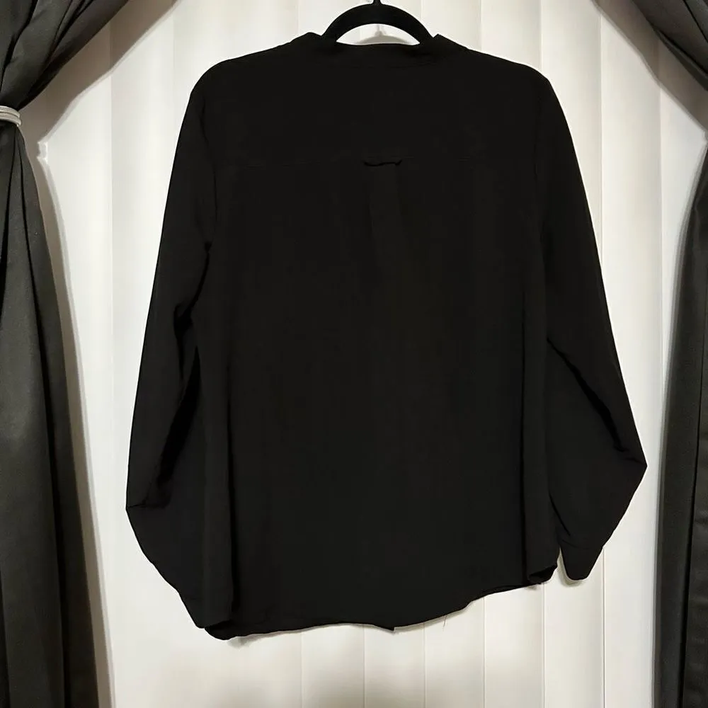 Covington black blouse, two front pockets , adjustable sleeves - Image 3