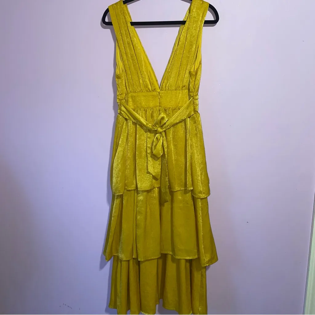 NEW Lulu's Peak Party Vibe Mustard Yellow Satin Tiered Tie-Back Midi Dress Large - Image 7