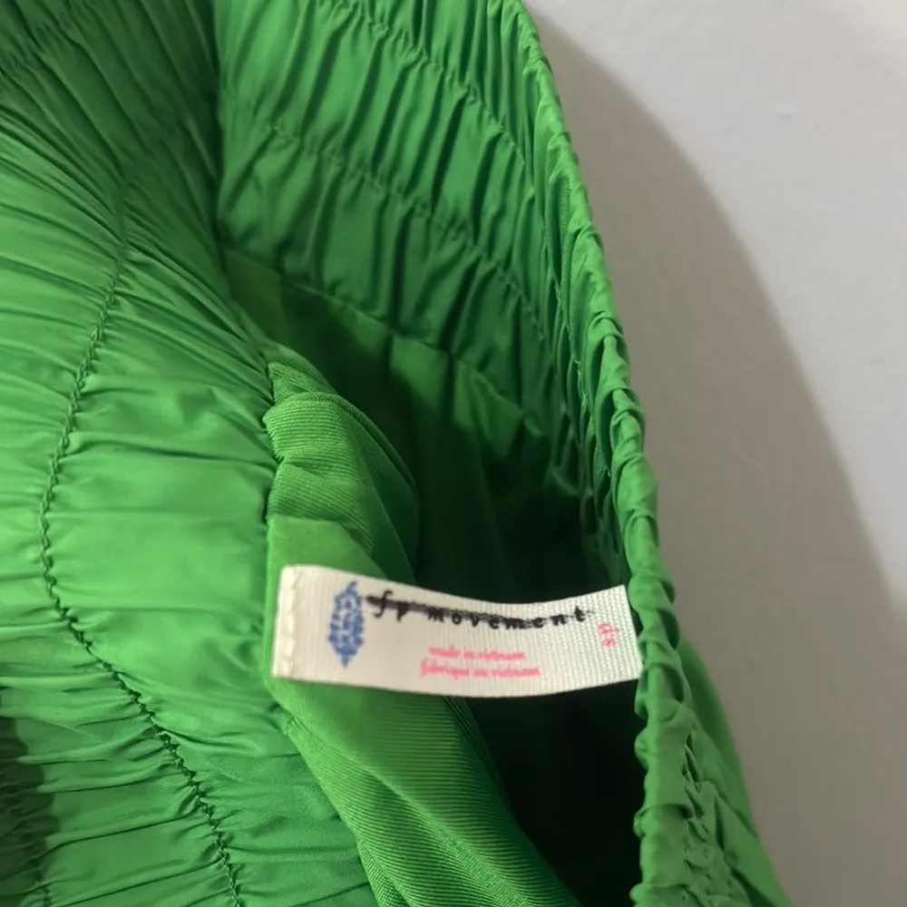 NWOT Free People Movement Get Your Flirt On Shorts Size Small Green - Image 6