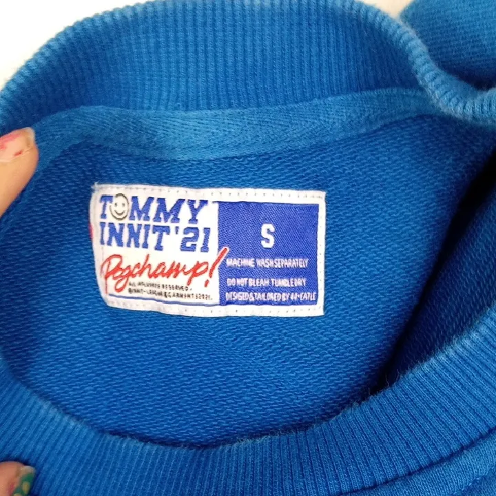 Tommy Innit size small blue crew neck sweatshirt pog champ 21 - Image 3