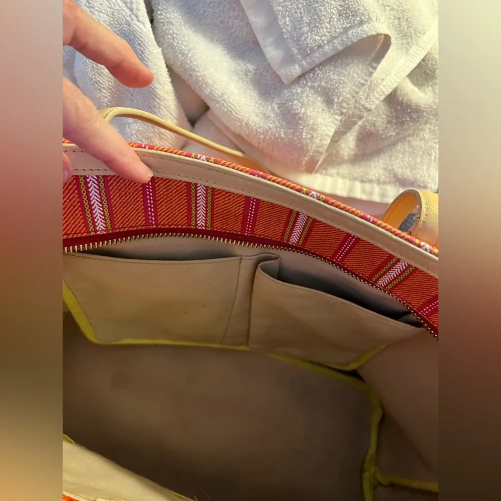 Coach Vintage Striped Orange& Pink Tote Bag with tan leather handles. Zip top, - Image 15