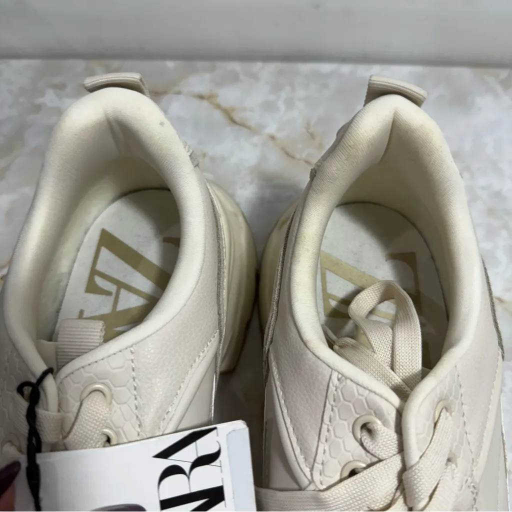 NWT Zara Women's Single Color Running Sneakers‎ 5019 Size 9 Zara Size 40 - Image 4