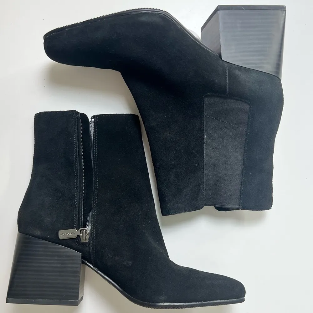 Blondo Waterproof Scarlette Black Suede Heeled Ankle Boots 9.5 - Image 5