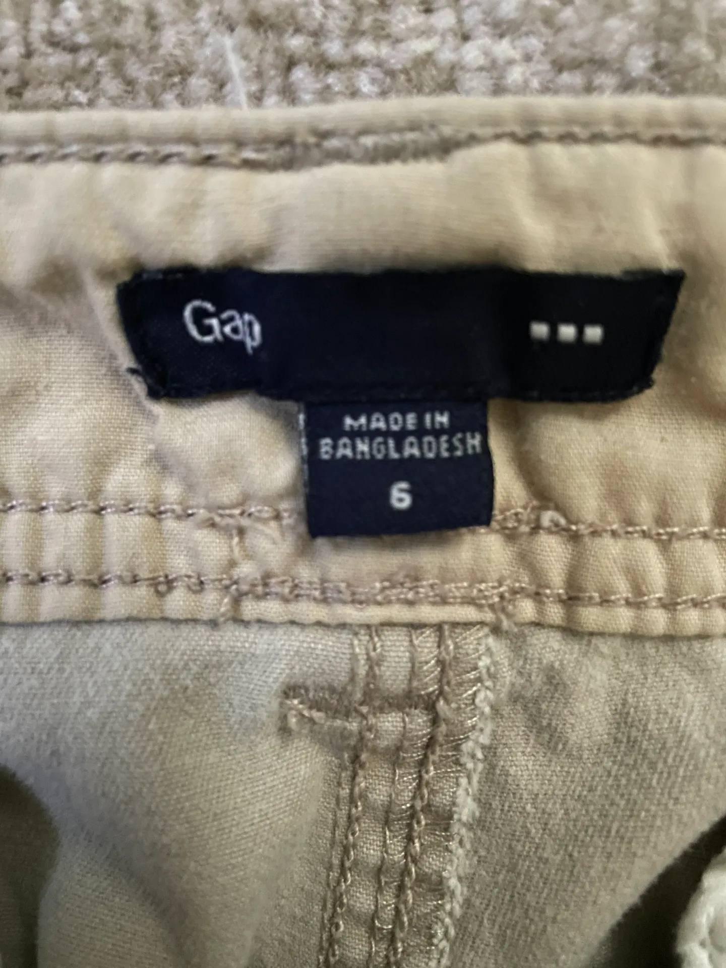 Gap Khaki Shorts - Image 3