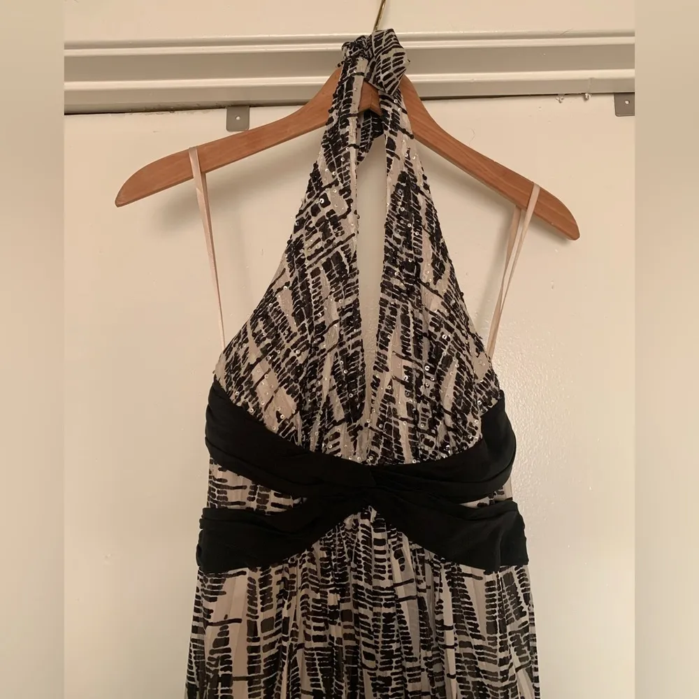 BCBG MAX AZRIA Silk Woven Gown in
Vapor Comb - Image 2