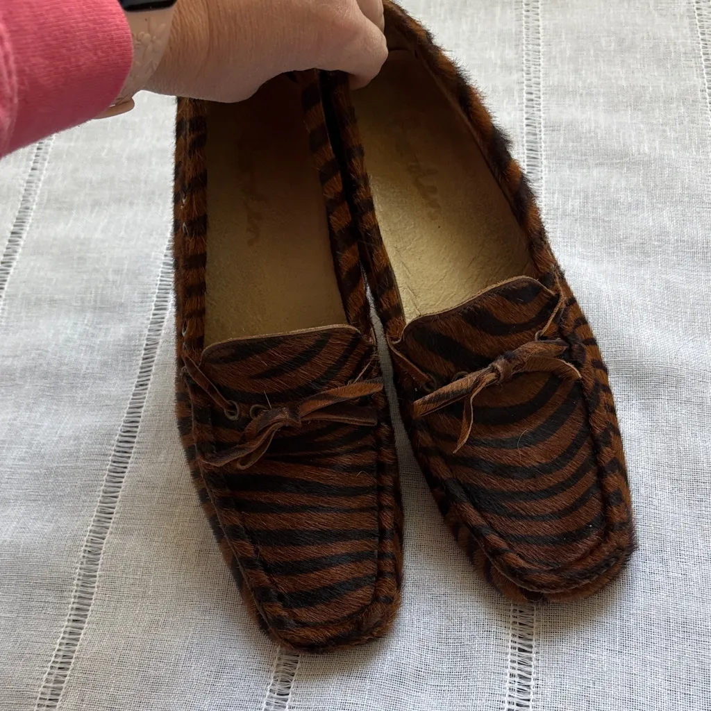 Boden Brown and Black Animal Print Women's Loafers Size 8 - Image 8