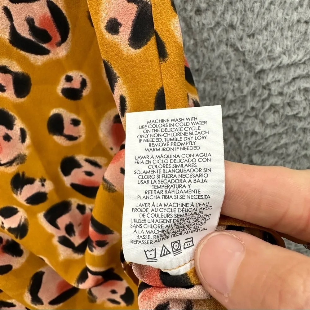 CAbi Prowl Leopard Cheetah Animal Print Sleeveless V Neck‎ Blouse Women's Small - Image 6