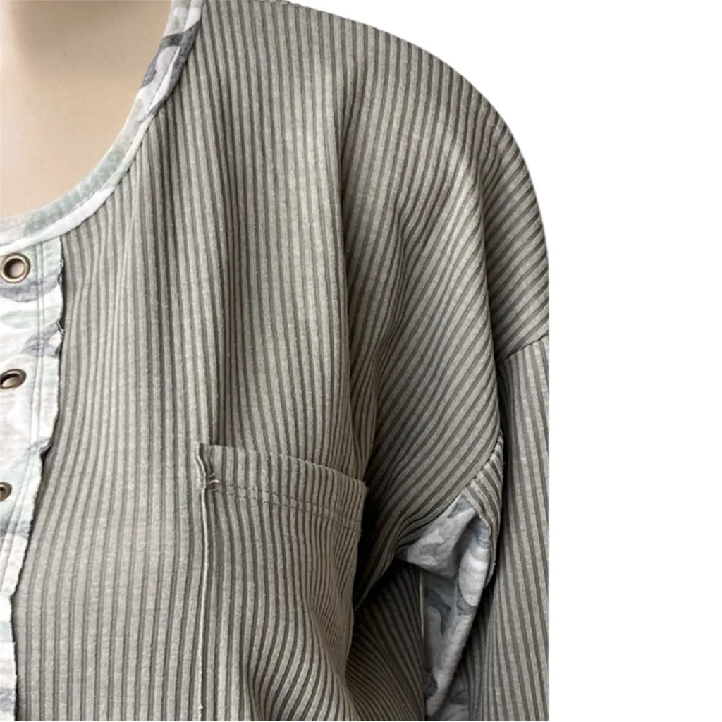 Hem & Thread Grommet Detailed Rib Top - Image 5