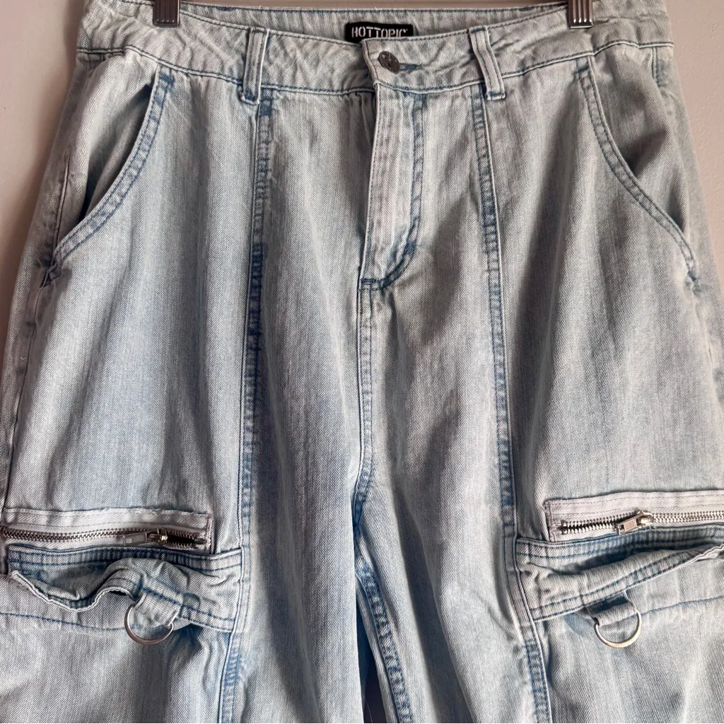 Hot Topic  Light Wash Jogger Denim Pants Size 13 - Image 6