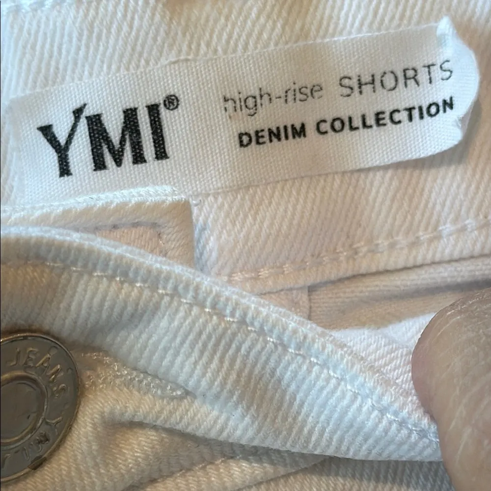 YMI Denim Collection High-Rise Stretch White Jean Shorts Size 16 - Image 4