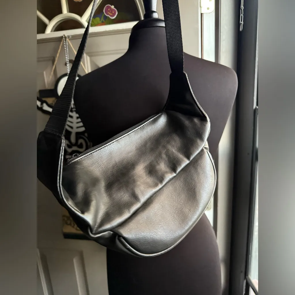 NOS vintage 90s Mirage hotel Las Vegas leather bum bag fanny pack Pink - Image 5