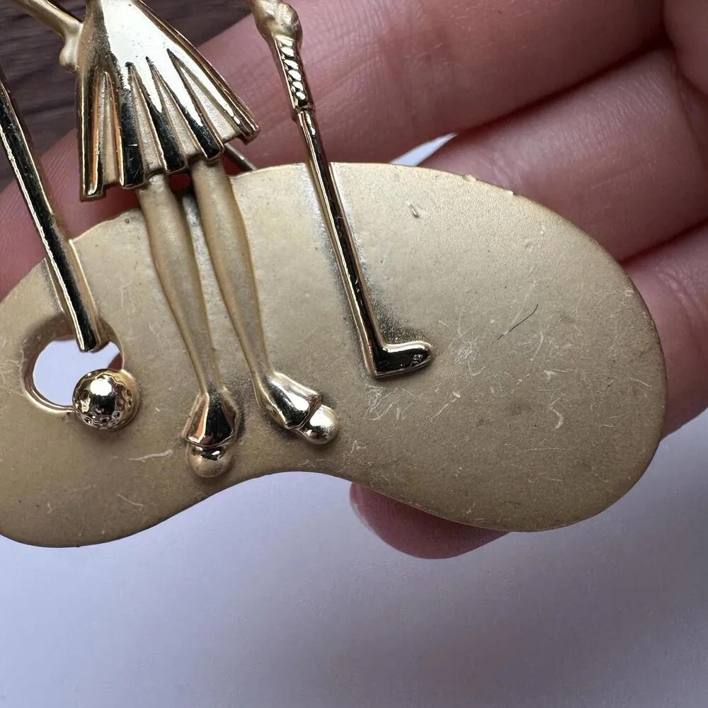 Golf Lady Golfing Brooch Pin Gold Tone Signed AJC - Image 4