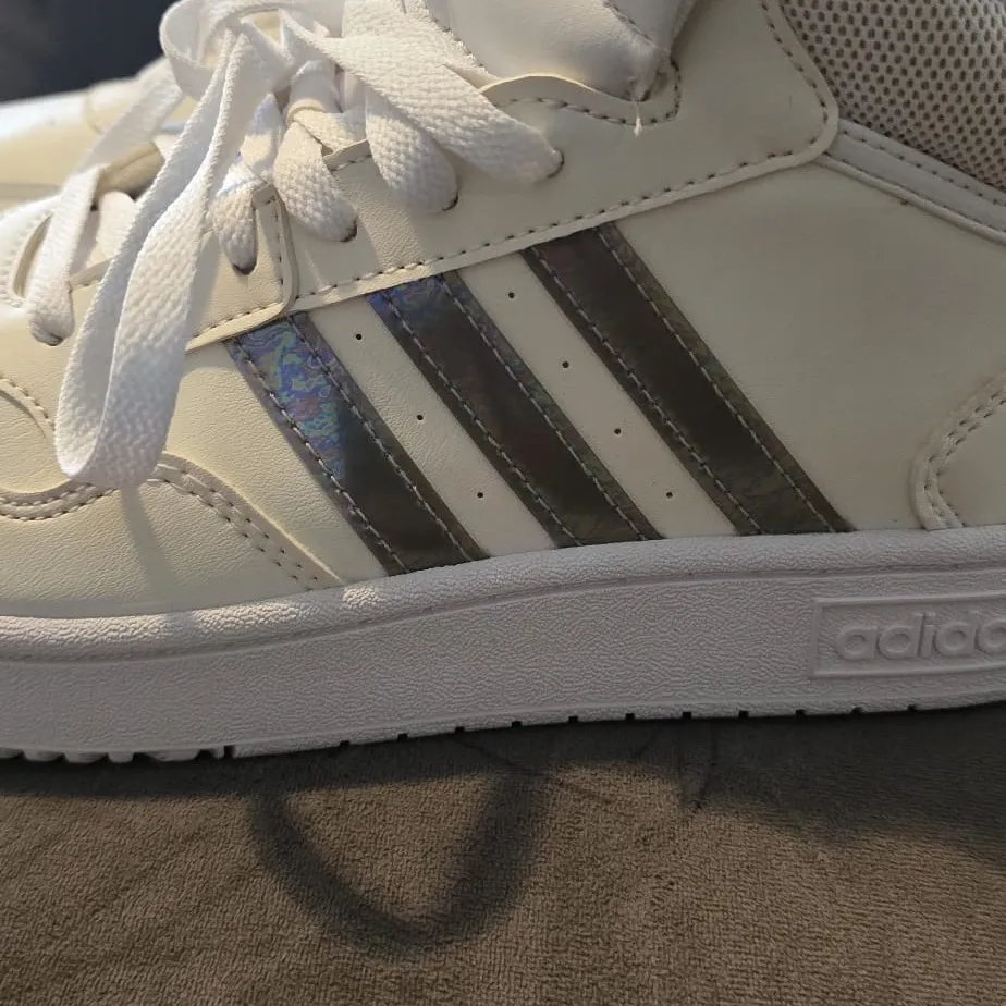 Adidas Hoops Mid 3.0 K White and Silver Sneakers - Image 4