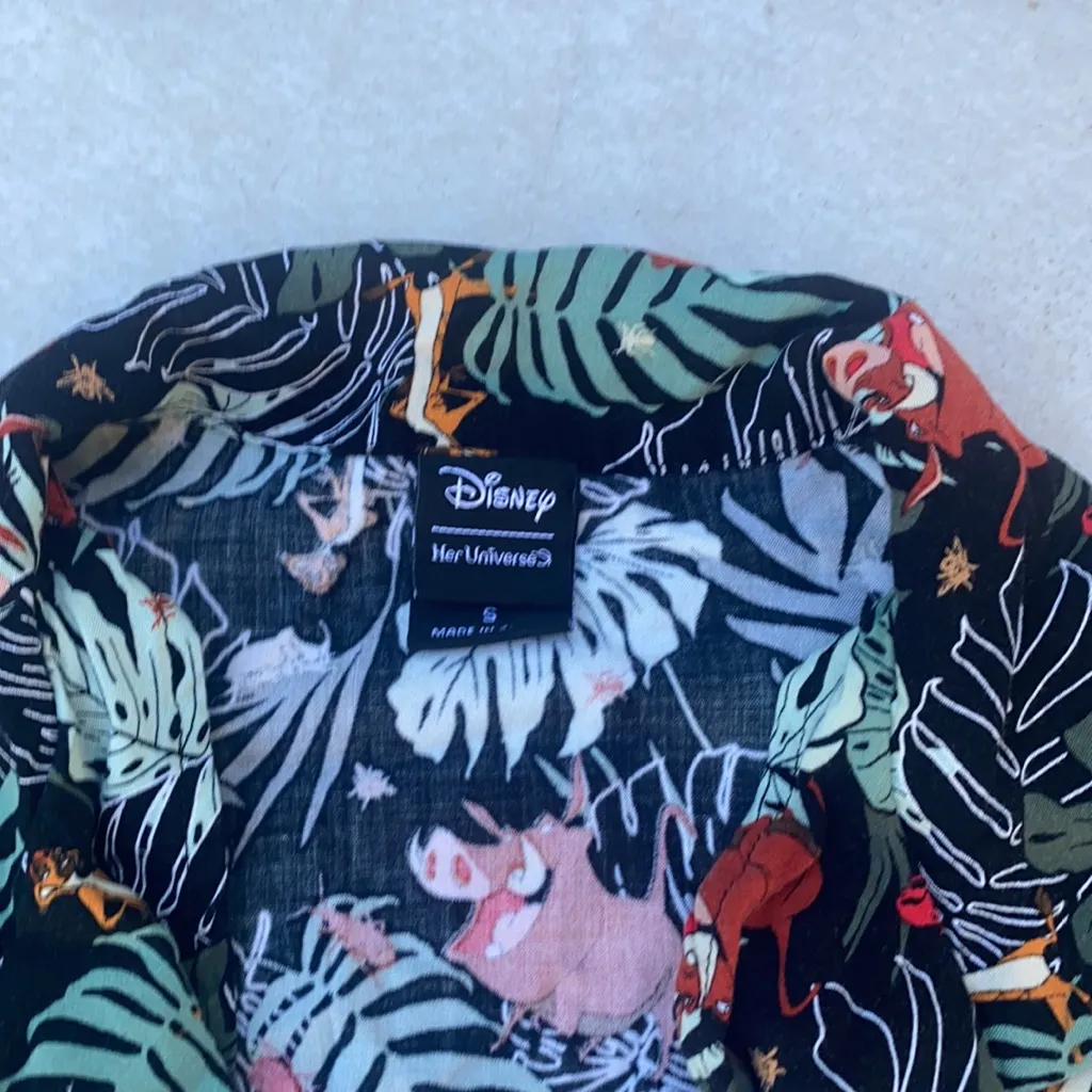 Universe Disney The Lion King Timon & Pumbaa Jungle Woven Button-Up - Image 4
