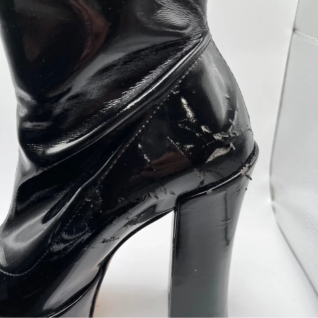 Stuart Weitzman High-Shine Platform Boots - Black size 6 damaged - Image 9